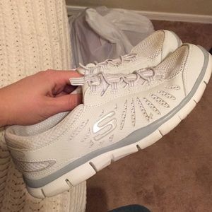 Sketchers Flex white slip-on sneakers